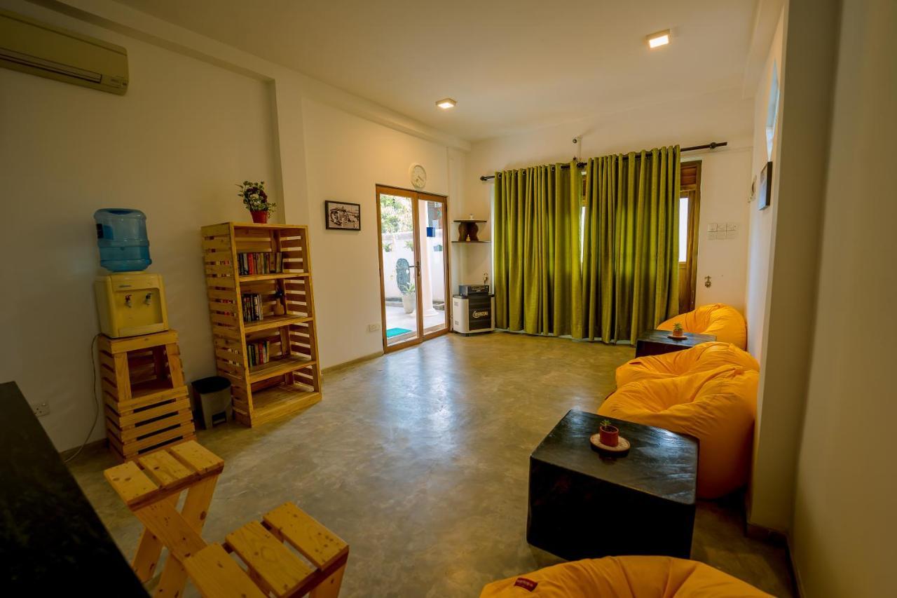 Sixth Sense Hostel 乌纳瓦图纳 外观 照片